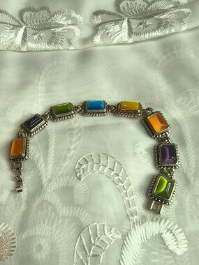 Premier Designs Glass Cats Eye Stone Bracelet